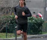 Ce n'est que l'échauffement pour Zlatan Ibrahimovic, le footballeur suédois de l'Inter Milan, sur le tournage de la campagne Nike+ Men vs Women à Milan le 11 février 2009