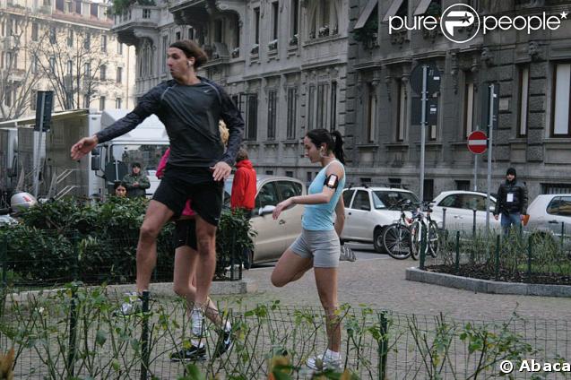 Mais il est trop fort ce Zlatan Ibrahimovic, le footballeur suédois de l'Inter Milan, sur le tournage de la campagne Nike+ Men vs Women à Milan le 11 février 2009