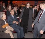 Jean Sarkozy heureux de voir sa grand-mère lui apporter son inconditionnel soutien....<br />