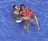Chris Brown prends du bon temps dans la villa de P.Diddy à Miami