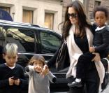 Trois des six enfants d'Angie : Pax Thien, Maddox et Zahara 