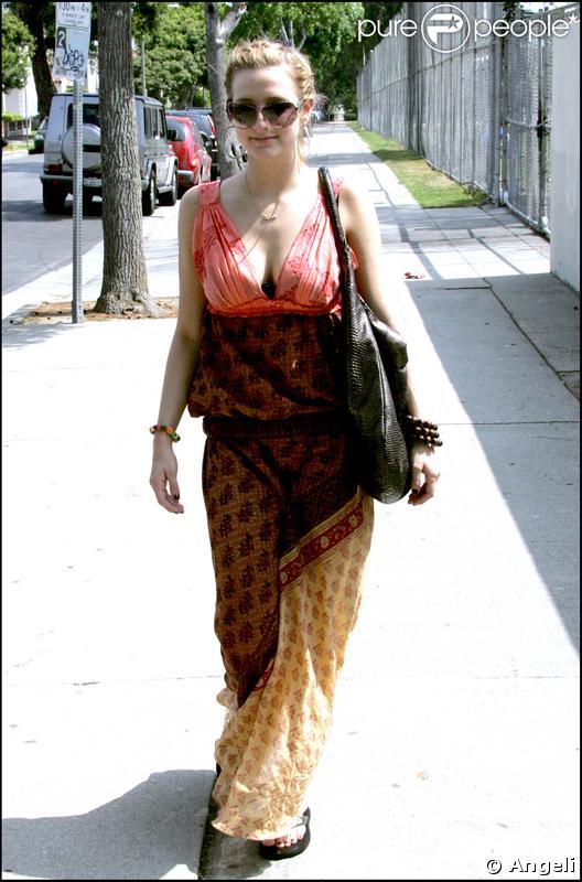 Ashlee dans les rues de L.A... La hippie girl n'a plus rien à apprendre !