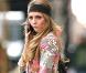 En mode seventies, Mischa Barton impressionne par son chic dans Beverly Hills