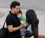 Paz Vega, son homme, son fils Orson et ses proches, au zoo de Ténérife. Mars 2009