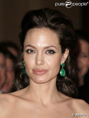 Angelina Jolie, filleule de Jacqueline Bisset...