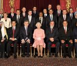 G20 de Londres, 1er avril 2009 : les représentants politiques posent dans la salle du trône de Buckingham Palace