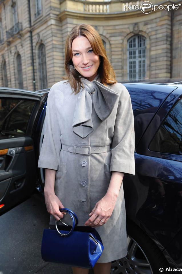 Carla Bruni-Sarkozy à Strasbourg, lors de sa rencontre avec  Michelle Obama. 03/04/09 