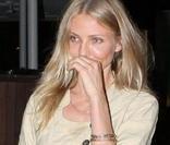 Cameron Diaz à la sortie du restaurant Quattro à Miami Beach, un look parfait