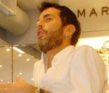 Marc Jacobs en toute décontraction dans sa boutique à Sao Paulo