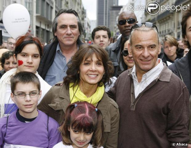 Michel Fugain et son épouse Stéphanie, à la marche de solidarité, en 2006. 