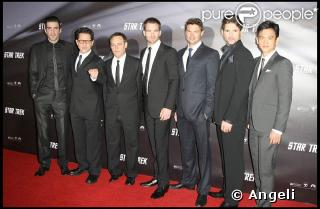 Zachary Quinto, J.J. Abrams, Chris Pine, Karl Urban, Eric Bana et John Cho, lors de l'avant-première mondiale de 