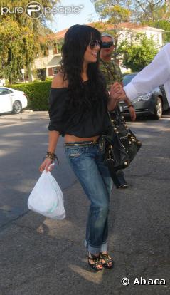 Super canon la petite Vanessa Hudgens en mode totally it-girl !
