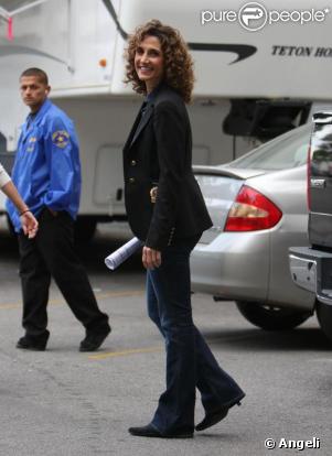 Tournage des  Experts : Manhattan , le lundi 13 avril 2009 : Melina Kanakaredes, une expert en sourire ! 