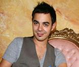 Pierre, un ancien de la Nouvelle Star, est venu pour le premier prime de cette saison 2009 