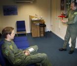 Le Prince William aux commandes d'un avion.