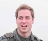 Le Prince William aux commandes d'un avion.
