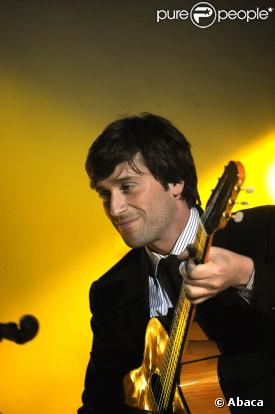 Thomas Dutronc sur scène aux Victoires de la Musique, le 28 février 2009