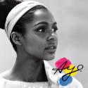 Quand Ayo se sent seule, on en voit de toutes les couleurs ! Regardez son nouveau clip !