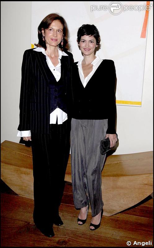 Audrey Tautou avec la réalisatrice Anne Fontaine lors de la première à Londres du film Coco avant chanel le 28 avril 2009