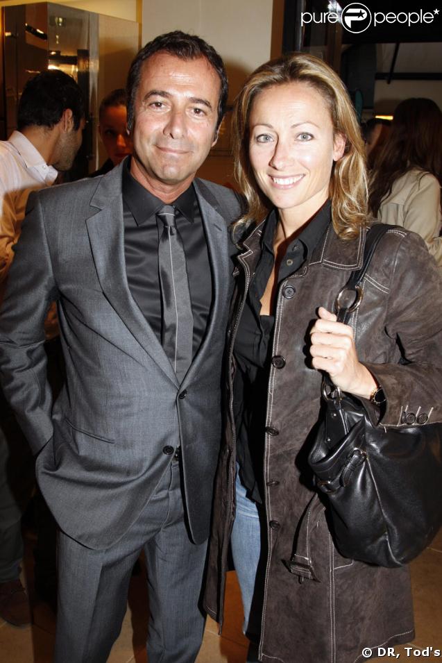 Anne-Sophie Lapix et Bernard Montiel à la soirée Tod's donnée le 28 avril 2009, rue du Faubourg St Honoré.