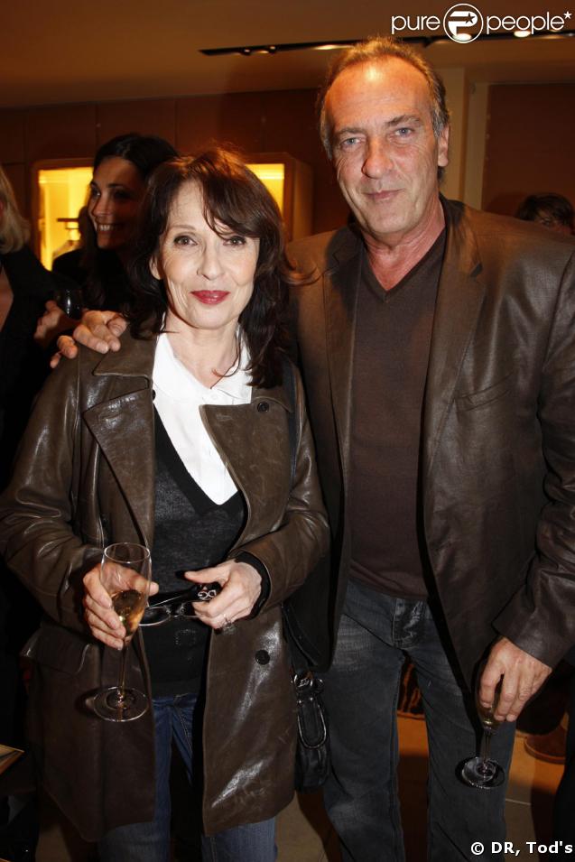 Chantal Lauby et Yves Lecoq lors de la soirée Tod's organisée le 28 avril 2009, rue du Faubourg St Honoré