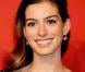 Anne Hathaway et son joli sourire, à l'occasion du 100e anniversaire de Cartier en Amérique, qui s'est tenu le 30 avril 2009, au Cartier 5th Avenue Mansion de New York !