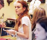 Lilo dans une boutique de bijoux à L.A. 