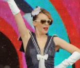 Kylie Minogue a sorti le costume de marin et les gants de princesse pour sa performance au concert Top Of The Mountain, en Autriche, le 3 mai.
