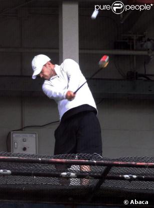 Justin Timberlake s'entraîne au golf à New York le 30 avril 2009