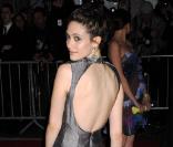 Emmy Rossum dans une robe version sirène avec dos nu, lors de la soirée organisée au Metropolitan Museum of Art de New York par le Costume Institute, le 4 mai 2009