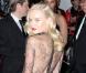 Kate Bosworth nous fait découvrir le dos en dentelles de sa robe Stella McCartney 