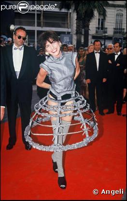 Lio dans un remake de la Cage aux Folles ! C'est plutôt raté... Cannes 1993