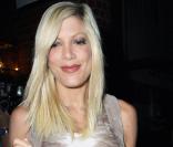 Tori Spelling à la sortie du restaurant Mr Chow, à Beverly Hills