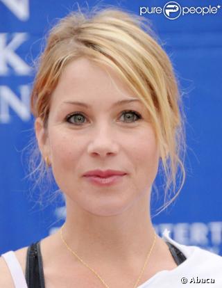 Christina Applegate a participé à la 12ème course EIF Revlon for women, à Los Angeles, en faveur de la lutte contre le cancer du sein