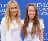 Miley Cyrus et sa mère ont participé à la 12ème course EIF Revlon for women, à Los Angeles, en faveur de la lutte contre le cancer du sein
