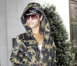 Rihanna devant son hôtel Gramercy à New york, le 8 mai 2009