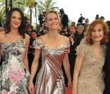 Asia Argento, Robin Wright et Isabelle Huppert montent les marches du Palais des festivals