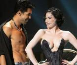 Dita Von Teese sur scène lors des ultimes répétitions avec le duo représentant l'Allemagne à l'Eurovision