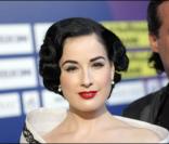 Dita Von Teese est arrivée à Moscou pour sa performance avec le duo représentant l\'Allemagne à l\'Eurovision