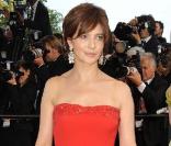 Laura Morante lors de la montée des marches avant l'hommage à Antonioni, au Festival de Cannes, le 20 mai 2009