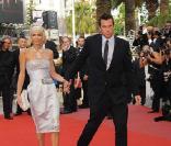 Doug Reinhardt et Paris Hilton lors de la montée des marches avant la projection d'Inglourious Basterds, au Festival de Cannes, le 20 mai 2009