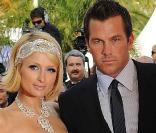 Doug Reinhardt et Paris Hilton lors de la montée des marches avant la projection d'Inglourious Basterds, au Festival de Cannes, le 20 mai 2009