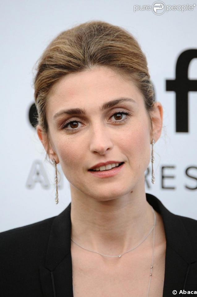 Julie Gayet à la grande soirée de l'amfAR. 21/05/09