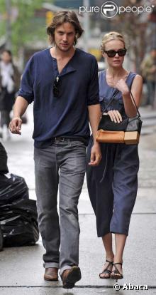 Kate Bosworth et son chéri James Rousseau dans les rues de New York