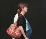 Charlotte Gainsbourg enceinte de son premier enfant, Ben, en 1997 