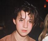 Charlotte Gainsbourg en 1985 lors du défilé de sa demi-soeur Kate Barry 