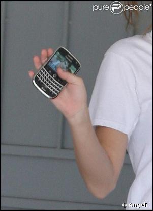 Miley Cyrus quitte sa séance de Pilates à Toluca Lake en Californie le 25 mai.