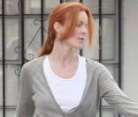 Marcia Cross va à la poste seule (25 mai, Brentwood)