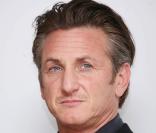 Sean Penn est en plein divorce avec Robin Wright ! C'est maman Eileen qui ne doit pas être contente !  