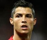 Cristiano Ronaldo... Malgré tout, il ressemble étrangement à sa mère ! 